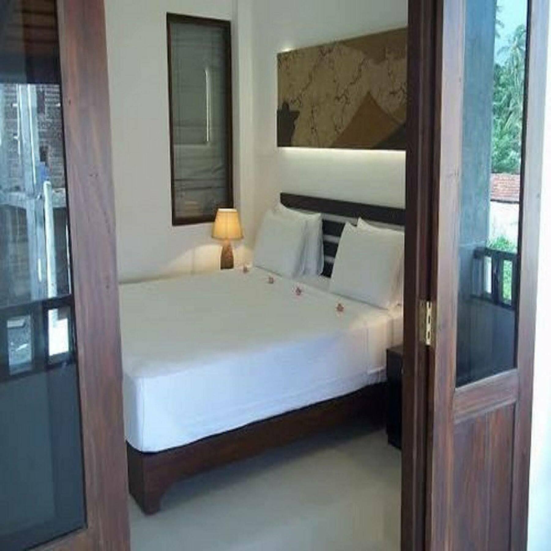 Sunrise Palace Negombo Esterno foto