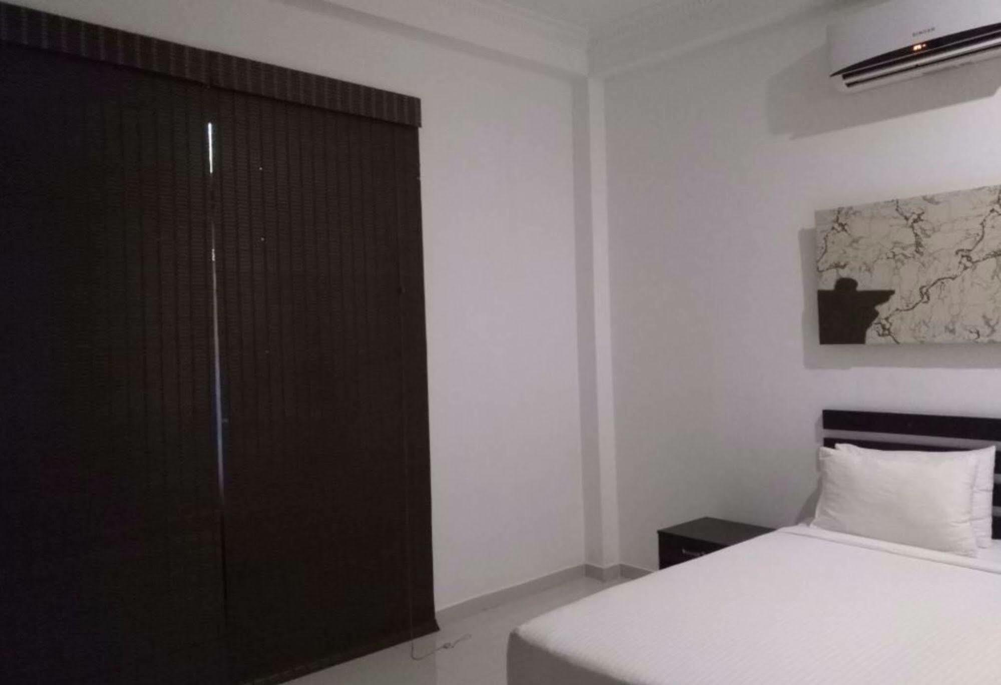 Sunrise Palace Negombo Esterno foto