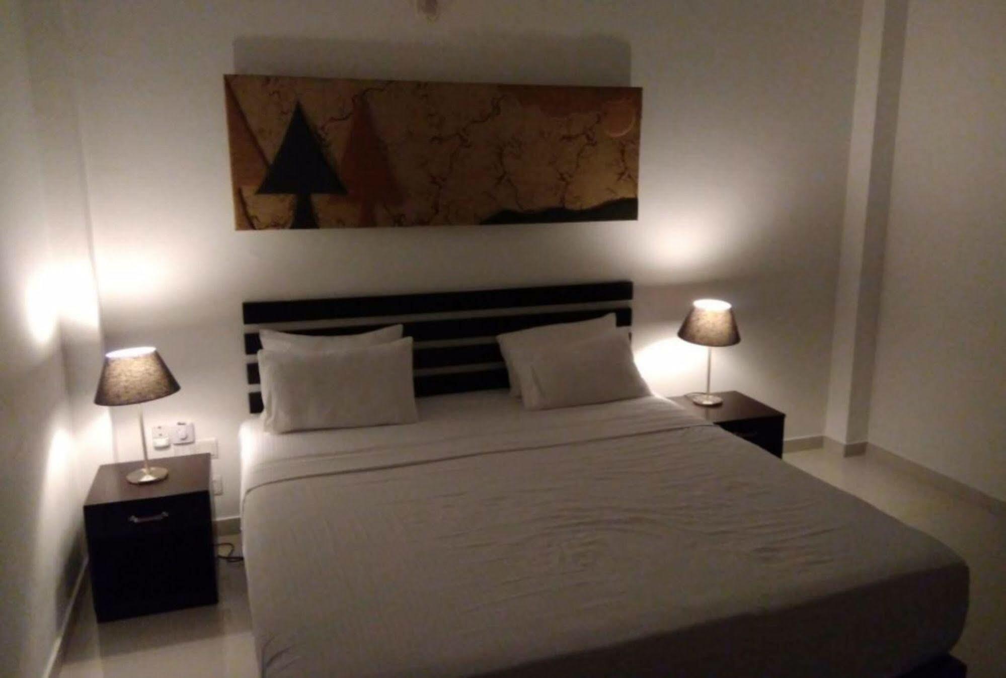Sunrise Palace Negombo Esterno foto