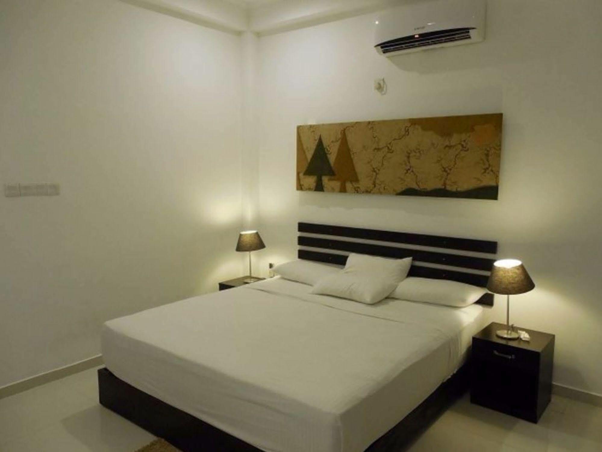 Sunrise Palace Negombo Esterno foto