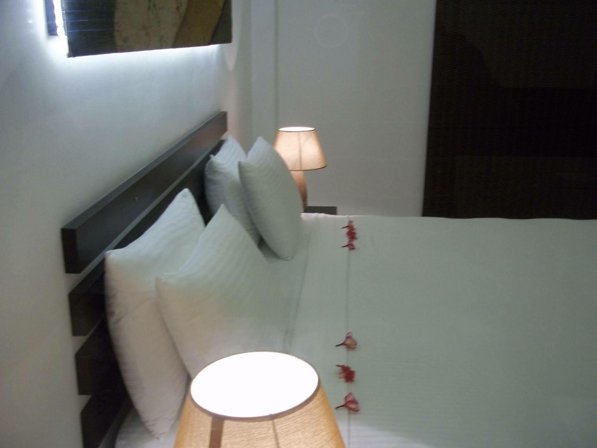 Sunrise Palace Negombo Esterno foto